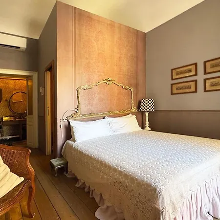 Il Salotto Di Maria Pia Bed & Breakfast 4*